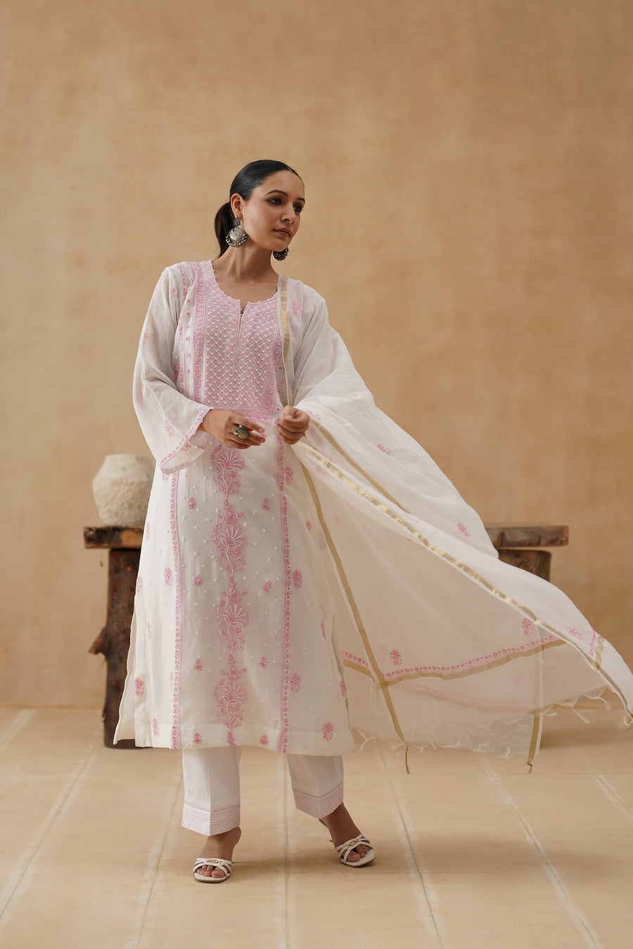 Mul Chikankari 3 pc Suit - White and Pink